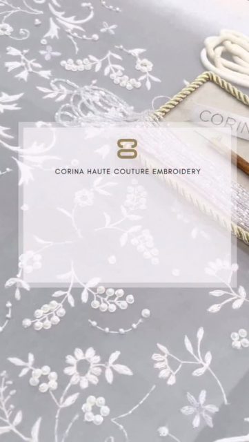 Un vestido de novia bordado a mano es más que un vestido, es un sueño, es identidad, es único, es Alta Artesanía: la máxima expresión de la alta costura para novias elegantes y que buscan exclusividad para su gran día.

Corina Haute Couture Embroidery fusiona técnicas tradicionales de alta artesanía con una estética totalmente moderna y sofisticada.

¿Qué hace único a un vestido de novia bordado a mano?
Los vestidos de novia bordados a mano son un reflejo de arte y dedicación en cada puntada por las manos artesanas que lo crean. Son piezas exclusivas bordadas con técnicas tradicionales y materiales de alta calidad. 

Diseño exclusivo en cada bordado a medida. Bordados artesanales de alta calidad escogidos con precisión.

#hautecoutureembroiderybarcelona #luneville #bordadoluneville #crochetdeluneville #corinaembroideryart #cicdesignbrandingstudio #hautecouture #luxurydesign #bordadoaltacostura #hautecoutureembroidery #altacostura #altaartesania #maestraartesana #bridaldress #weddingaccesories #luxuryaccessories #bordadoamano #cursosluneville #tambourembroidery #tambourbeading #embroideryschool #novias #lunevillebroderie #handmade #flashmoda #novias #savoirfaire #weddingdress