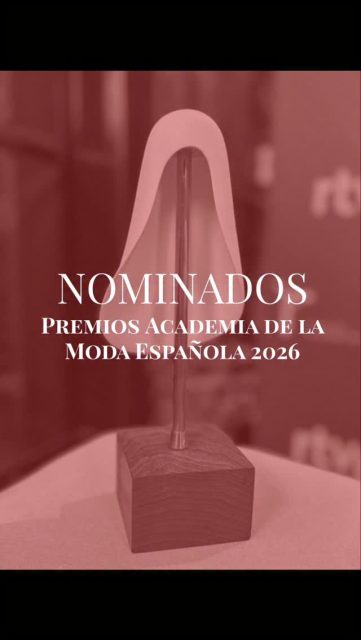 Es un gran honor volver a estar Nominada por segundo año consecutivo a los Premios Academia de la Moda Española 2026 en la categoría de «Altas Artesanías vinculadas a la Moda»

Y un gran orgullo ya que los nominados son escogidos por los profesionales del sector: los 130 académicos pertenecientes a la Academia de la Moda. 

Un año más consolidando la excelencia de la Alta Artesanía Española.

“El leitmotiv de esta edición busca visibilizar las profesiones técnicas y artesanas, que en muchas ocasiones han sido las grandes olvidadas, para que sobre todo los jóvenes puedan percibirlas como una salida profesional de calidad. Despertar vocaciones”, ha señalado Sergio Álvarez, director de la Fundación Academia de la Moda Española (Fame). @academiadelamoda.es 

Los Premios Academia de la Moda Española surgen con la finalidad de poner en valor y premiar los talentos de la moda nacional.
Las 13 categorías abarcan desde la artesanía aplicada a la moda hasta la sostenibilidad, la innovación, el proyecto empresarial, la joyería, el calzado, la puesta en escena o el talento emergente.

#hautecoutureembroidery #savoirfaire #embroideryschool #altaartesania #academiadelamodaespañola
