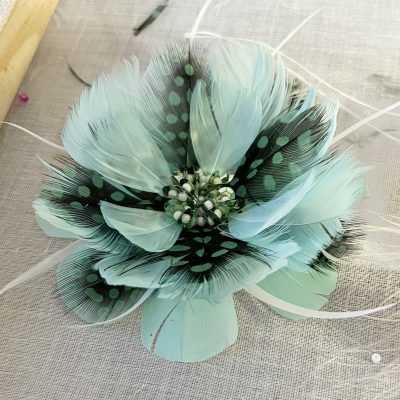 Curso-de-flores-de-bordado-pedreria-y-plumas.-Corina-Rosello-1.jpg Curso-de-flores-de-bordado-pedreria-y-plumas.-Corina-Rosello-1.jpg